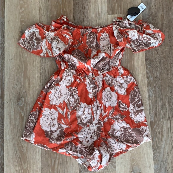 Amuse Society Other - Floral cold shoulder/off the shoulder romper